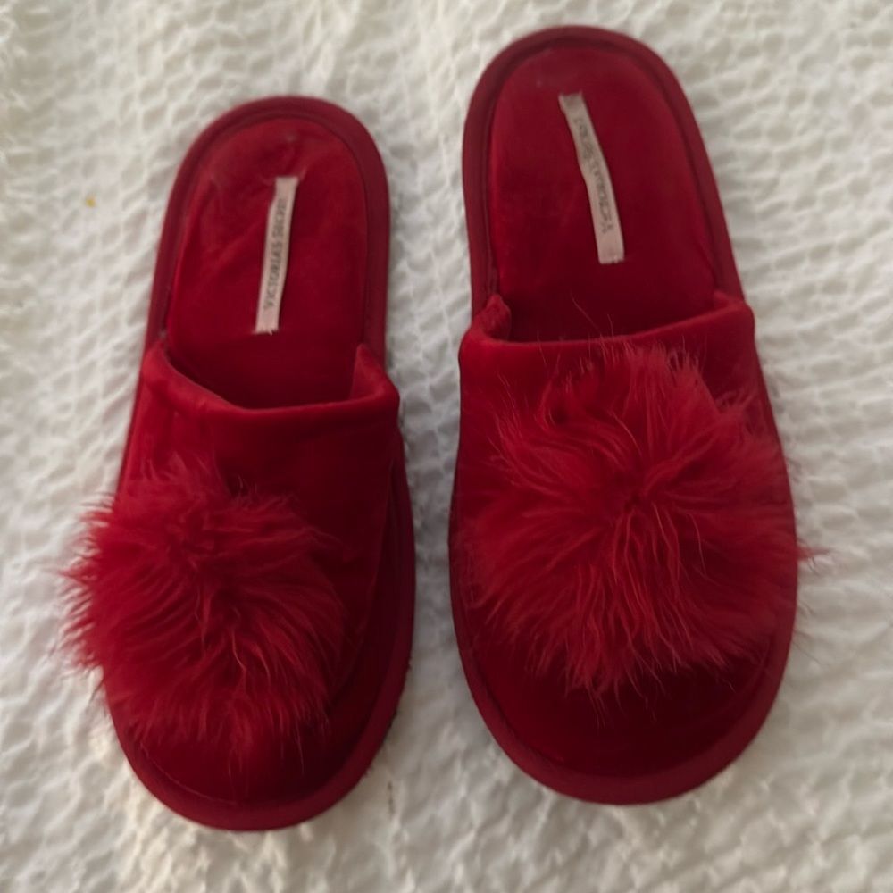 Victoria Secret Slippers!!